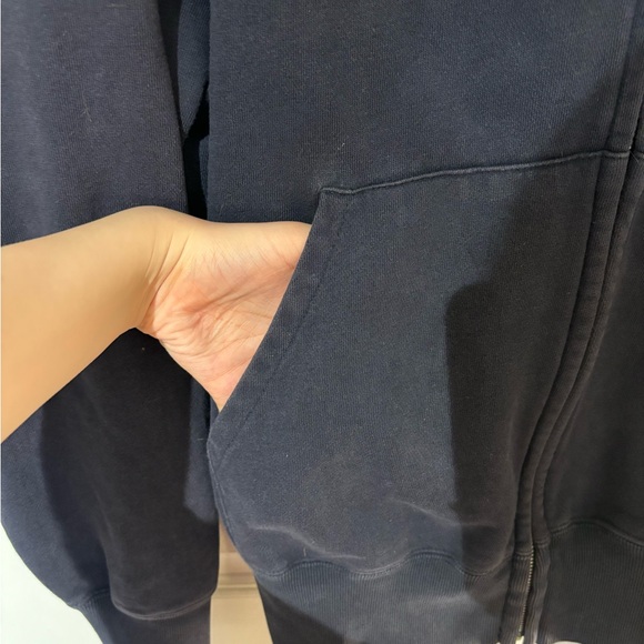 GAP zip up heavy weight hoodie - Picture 3 of 8